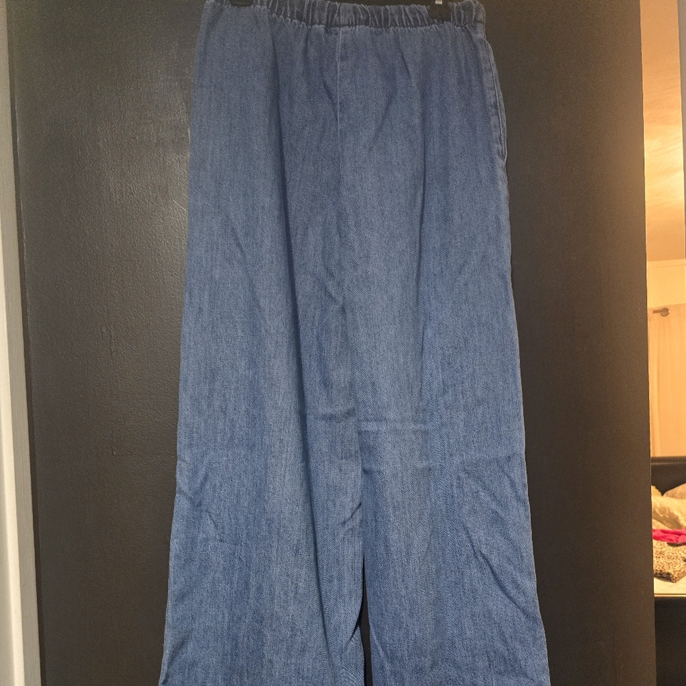NWOT Casual Blue Denim Wide Leg Pants